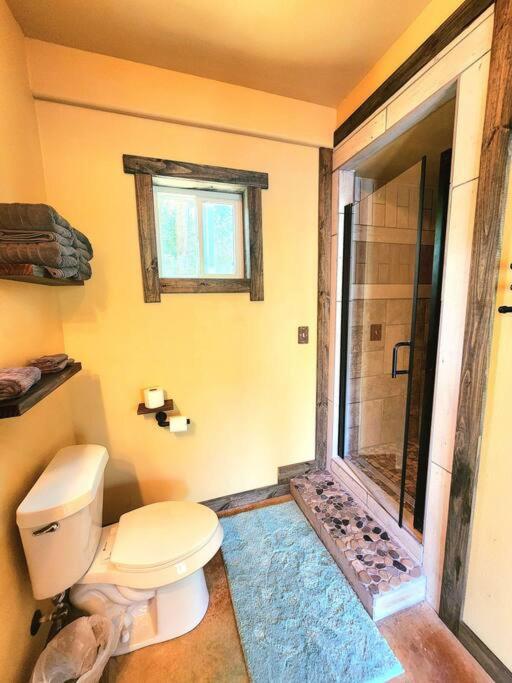 Waterfront Houston Hide Out In A Magical Forest Waller Exterior photo