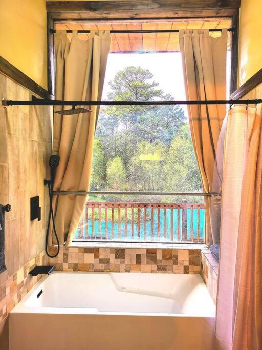 Waterfront Houston Hide Out In A Magical Forest Waller Exterior photo